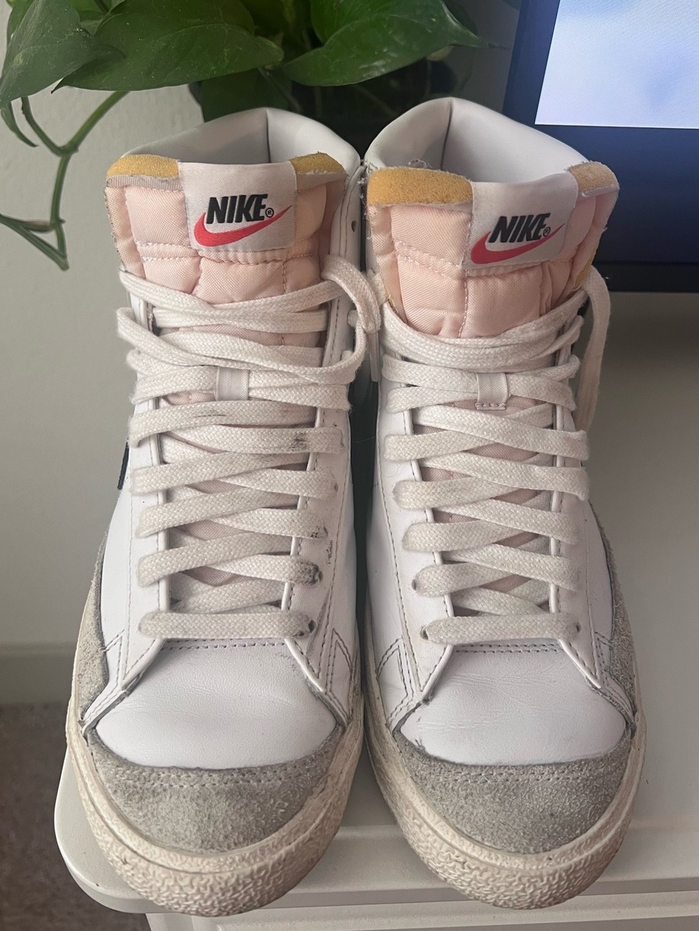 Nike Blazers Men’s 7/Women’s 9
